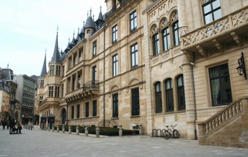 11a-istana-luxemburg